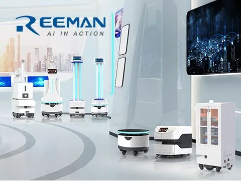 Inteligentni robot za dezinfekciju na željezničkoj stanici velike brzine na d...